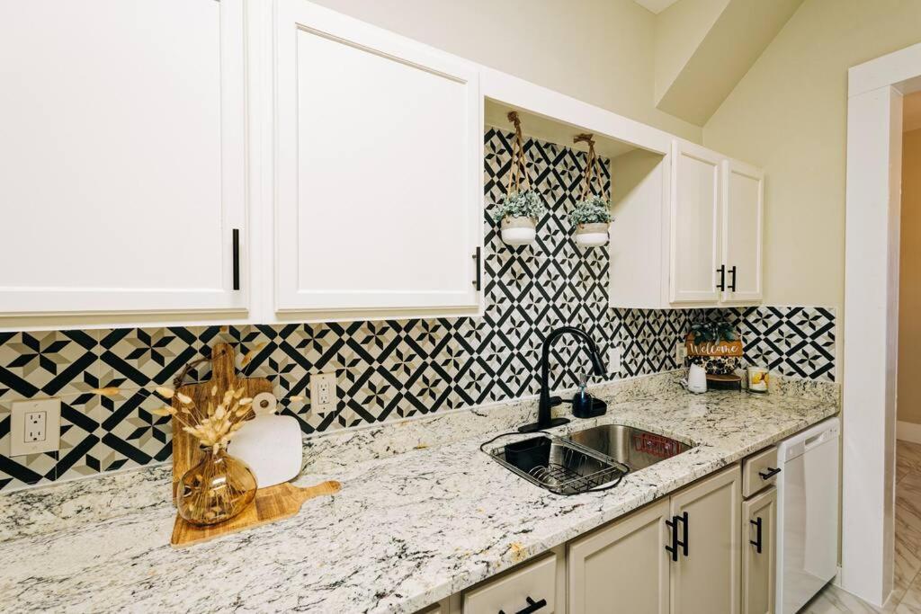 Close To Downtown San Antonio,Tx With Private Backyard And Firepit Экстерьер фото